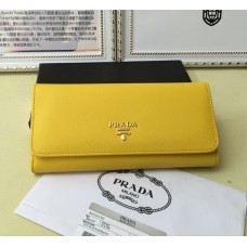 Prada 1M1132 Portfel ze skóry saffiano żółty